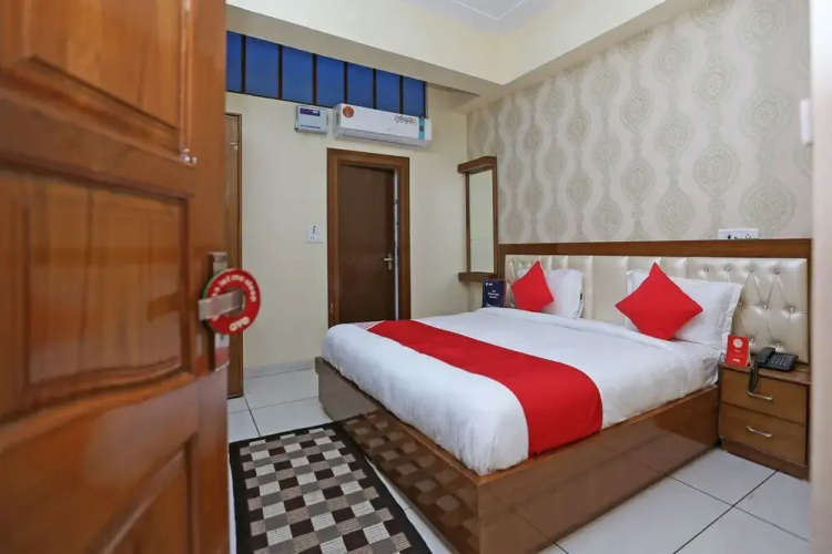 OYO 16761 Rk Regency