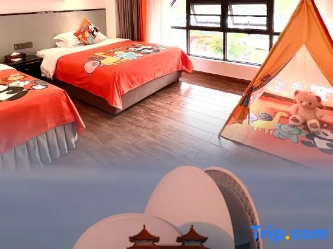 Standard Twin room with courtyard view