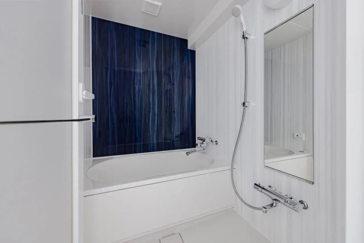 Shinsaibashi Crystal Hotel