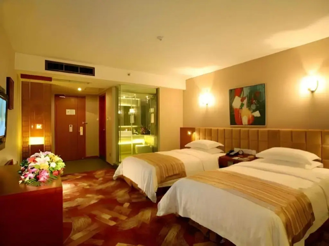 Green Land Hotel