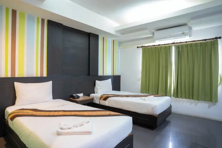 Standard Twin room with balcony