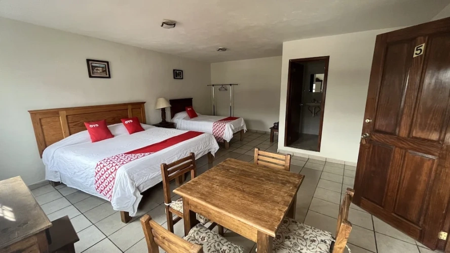 Standard Triple room