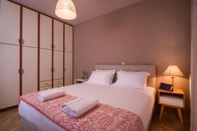 4 Bedrooms Villa
