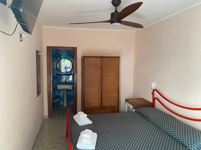 1 Bedroom Comfort room