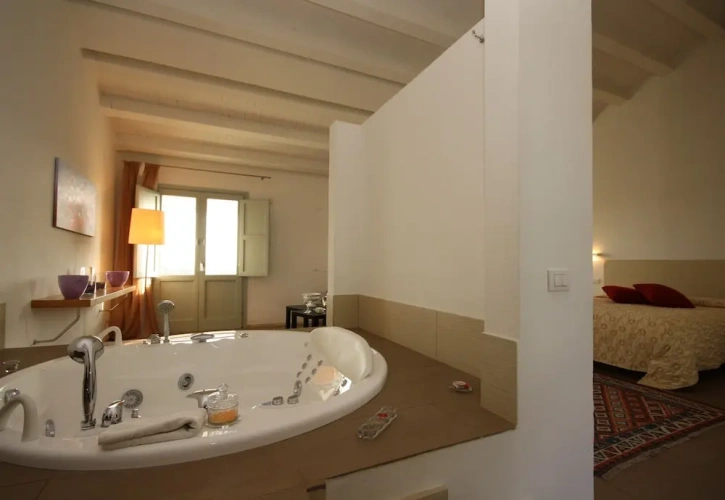 Suite with balcony