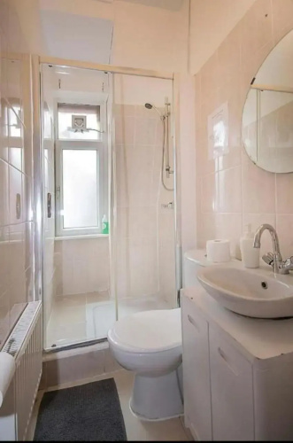 Single room with underbed 8