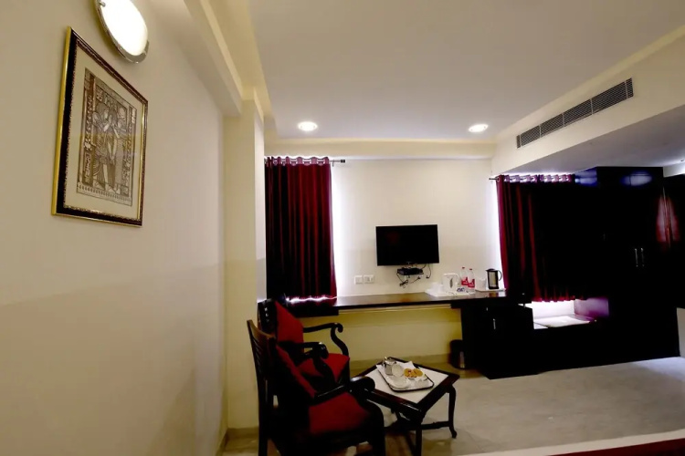 Hotel Radiant Star
