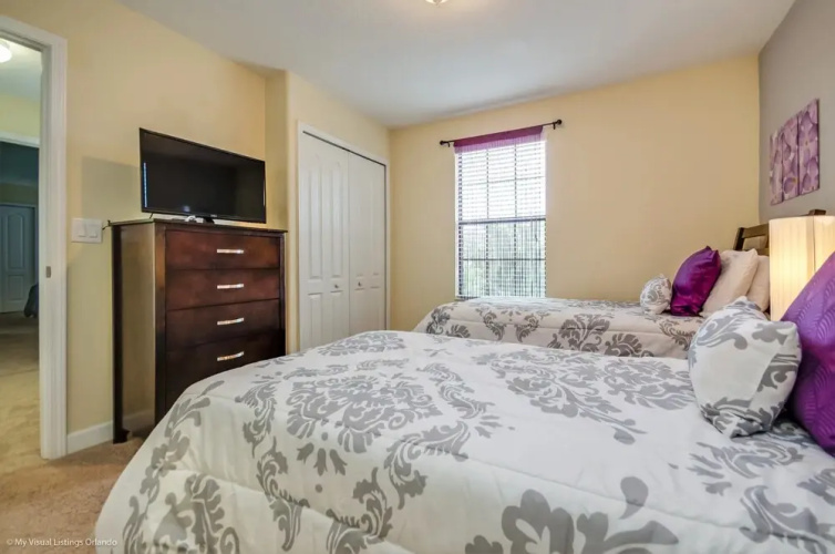 1422 Moonvalley Drive