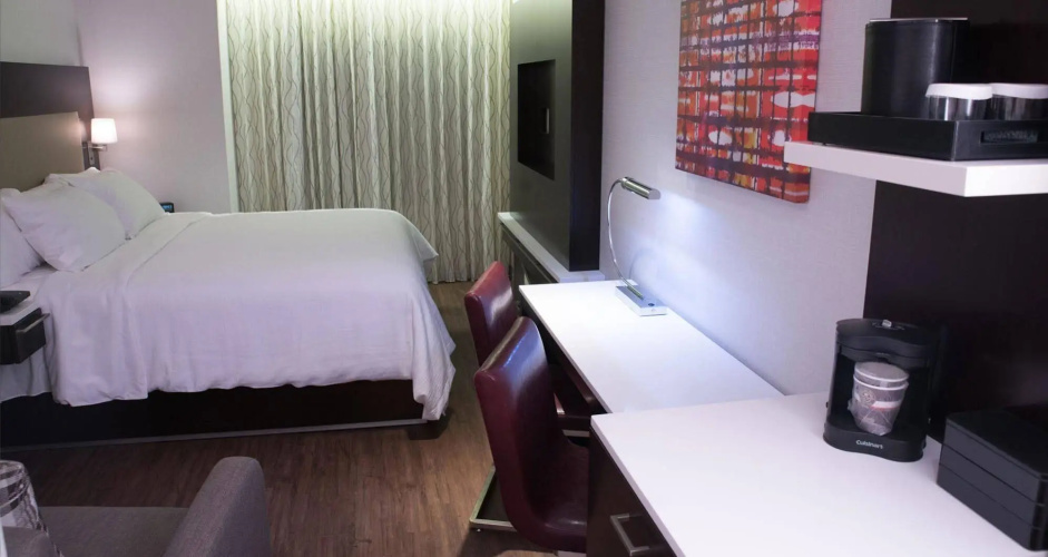 Embassy Suites by Hilton New York Manhattan Times Square photo 7