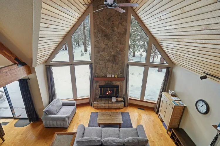 8 Mt Baker Home with Hot Tub by RedAwning