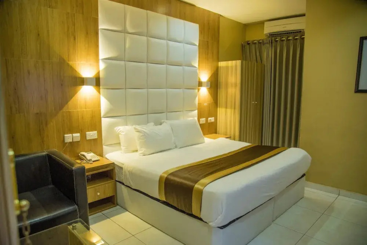 Bedouin Hotel & Suites