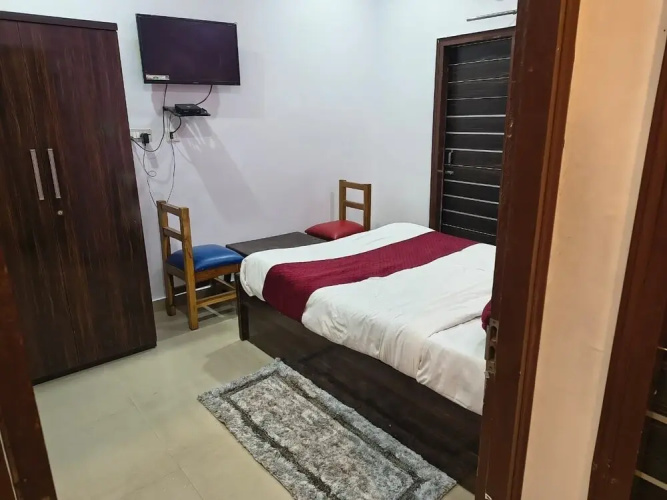 Hotel Trimurti Inn