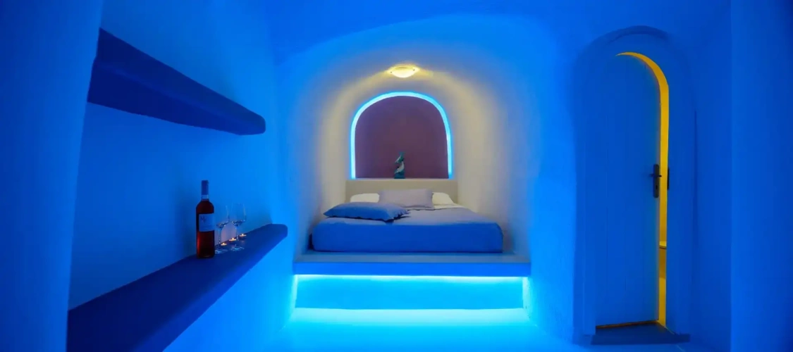 Absolute Cave Double Suite with Caldera Sea & Sunset View