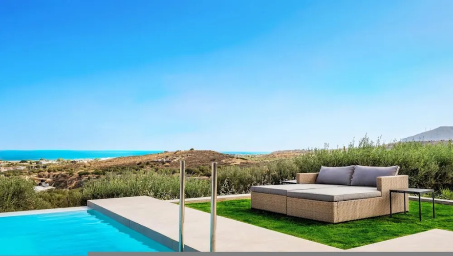 Villa Kamelia With Pool