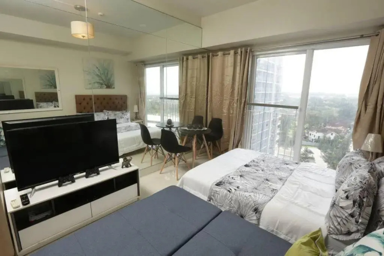 A2J Executive Studio Suite near Skyranch & Malls