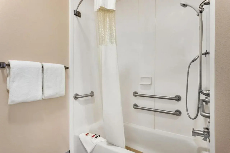 Baymont Inn & Suites Ft. Leonard/St. Robert