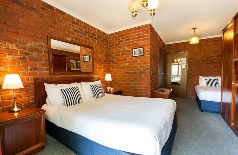 Standard Twin room with balcony