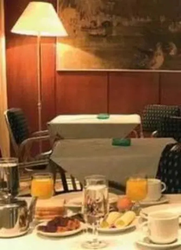 Saronicos Hotel
