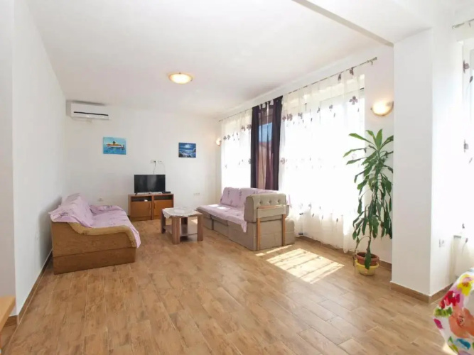 Apartment 1359