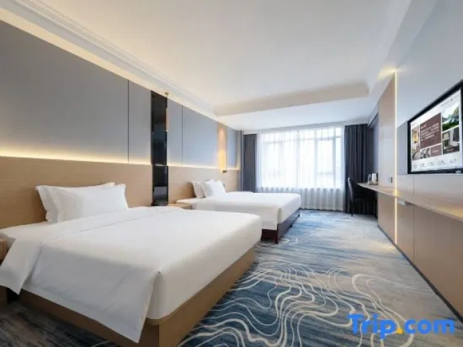 Luxury Twin room with city view