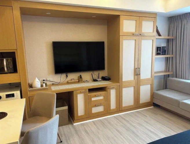 Luxury room with balcony and with canal view