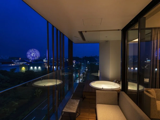 Luxury Suite with balcony