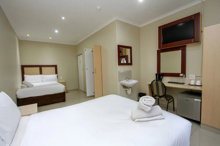 PLM Palace Lodge