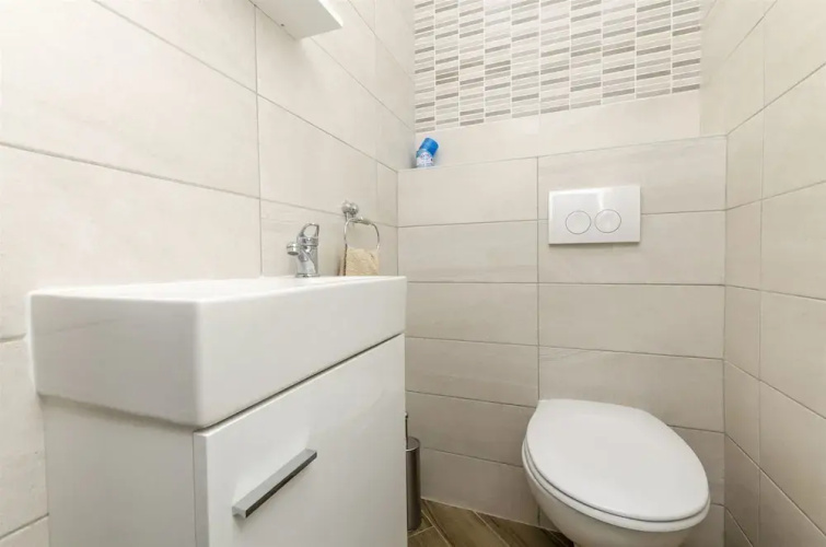 Apartment Pocrnja
