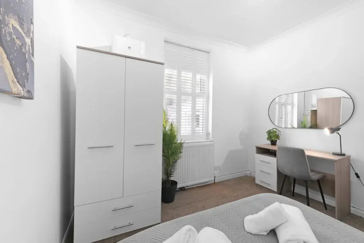Modern 1 Bedroom Apartment in Gravesend