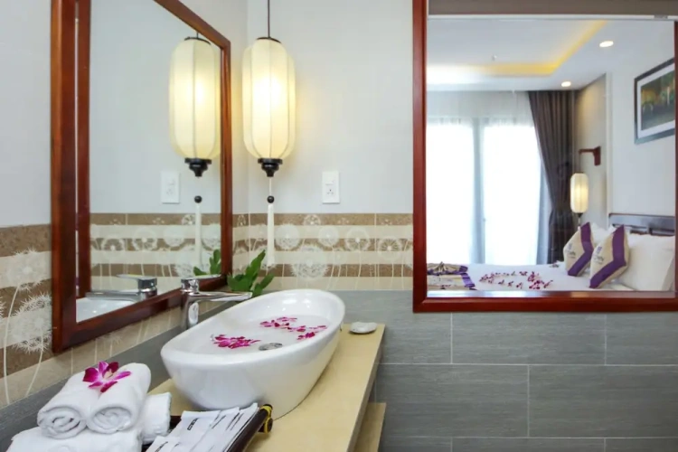 Deluxe Twin room with balcony and with city view