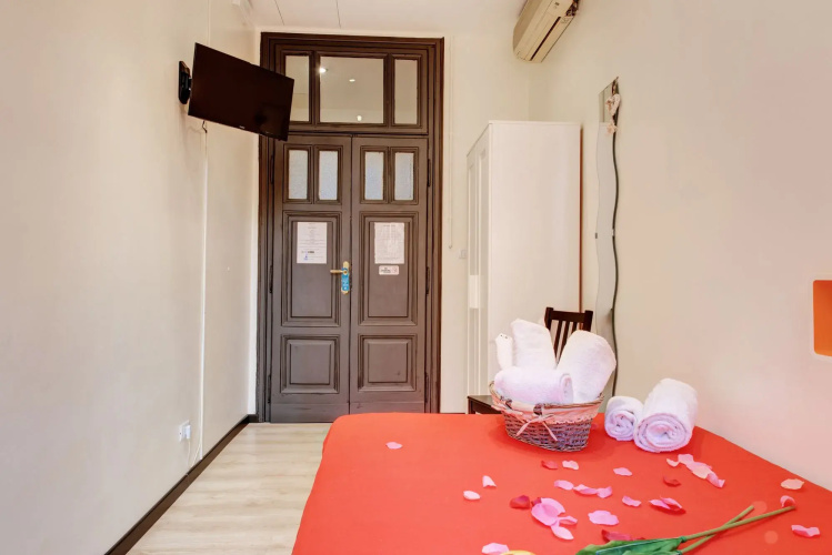 Ad Hoc Guesthouse