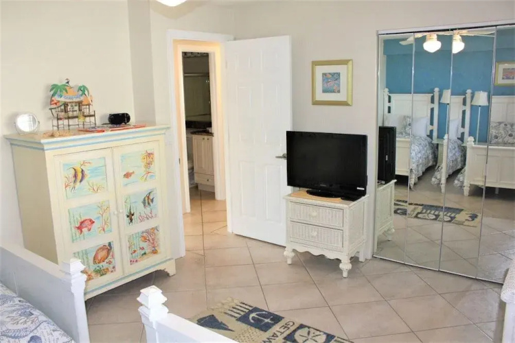 Jamaica Royale 802 - 2 Br Condo