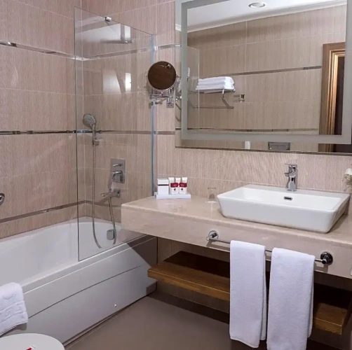 Standard Double room with city view