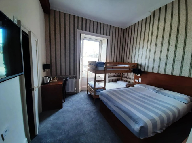 Adelphi Hotel