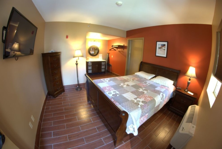 Put in Bay Victory Station Hotel