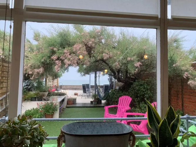 The beach cottage