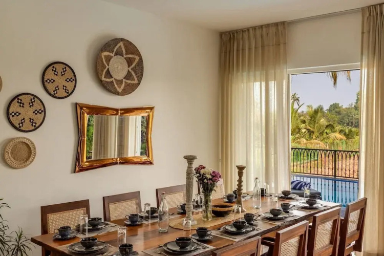 Field View Villa With Pool Perfect for Big Groups