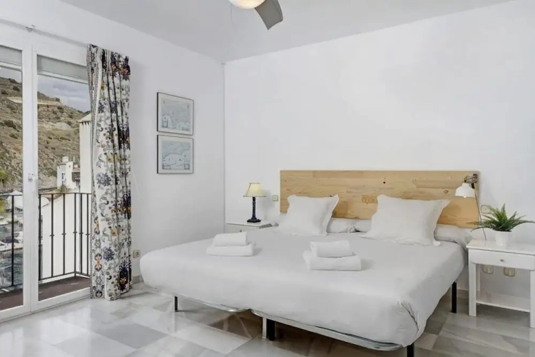 3 Bedrooms Apartment