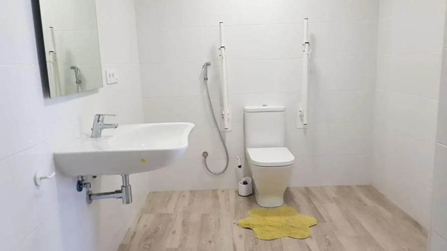 Spacious studio apartment in Cabanyal