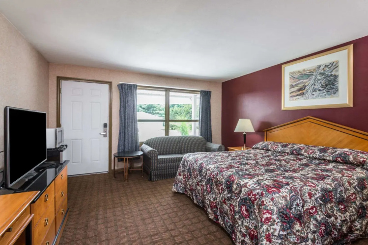 Colonial Inn Seekonk