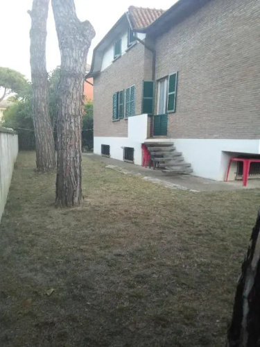 AFFITTACAMERE VILLA SOFIA accanto Ospedale con ampio giardino