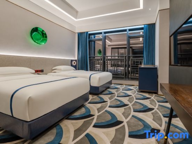 Standard Double room with city view