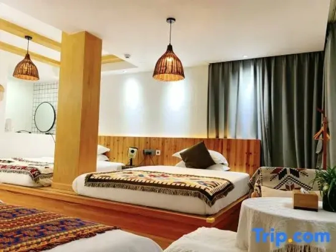 Standard room with mountain view