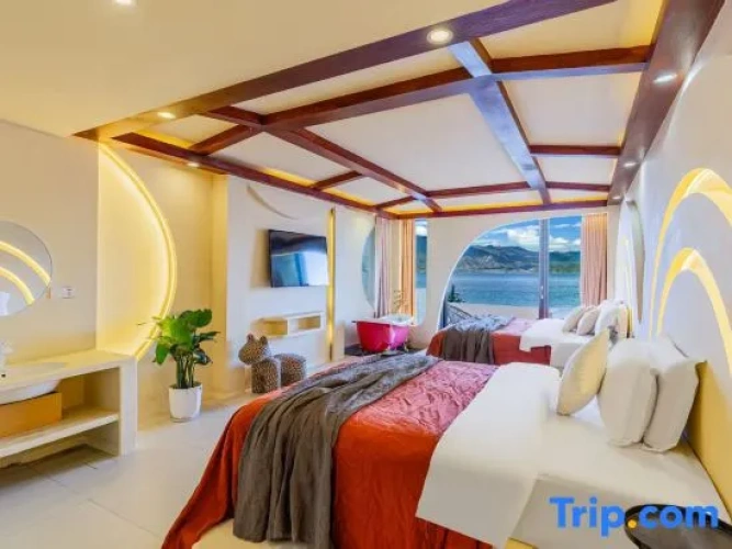 Family Suite with balcony and with view