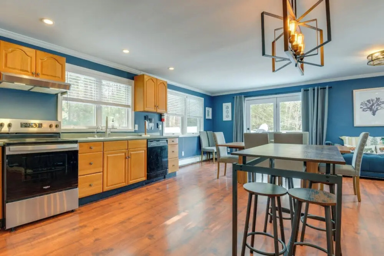 Ski, Golf & Hike: Spacious Dover Retreat!