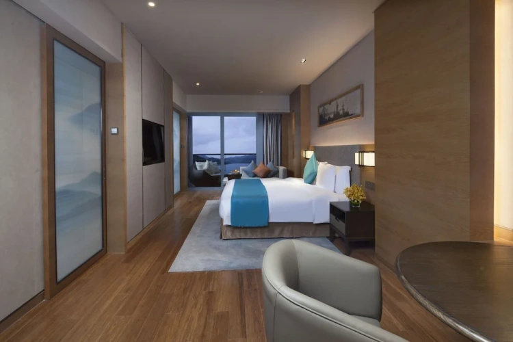 Standard Double room with lake view