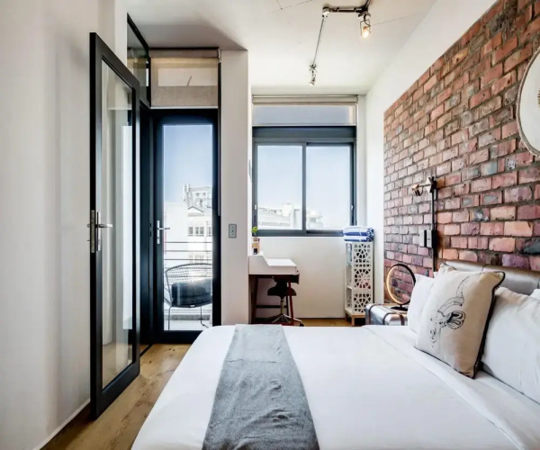 702 Metropolitan in Cape Town