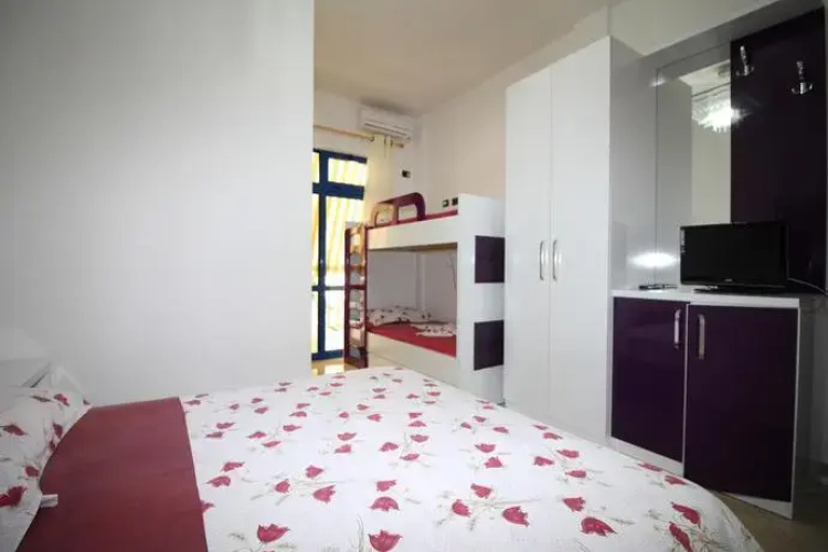 Hotel Zhironi