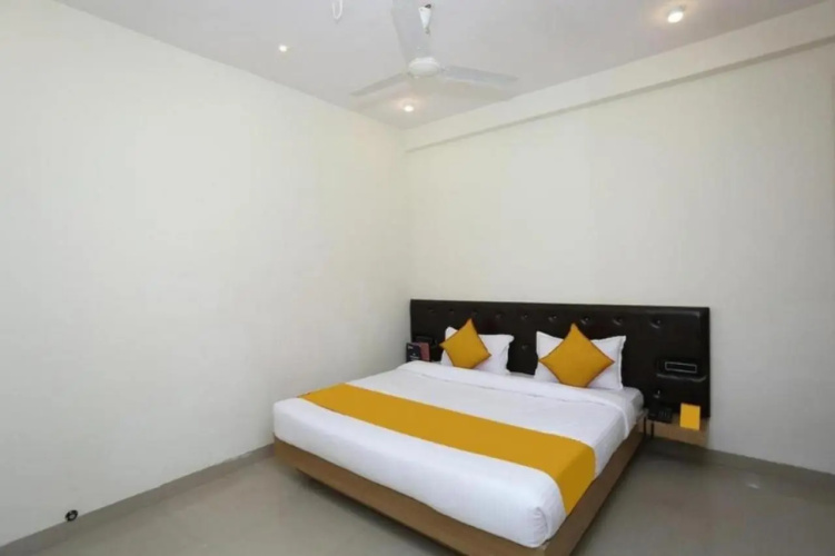 Fabhotel Easy Stay