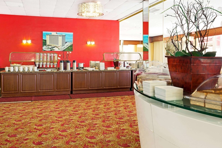 Ramada Plaza by Wyndham Marco Polo Beach Resort photo 14
